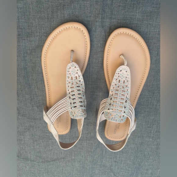 Morgan Taylor toe loop sandals size 10
Used once - Picture 2 of 6